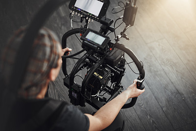 佳能5d4和5dmarkii，纠结哪一部相机好一点